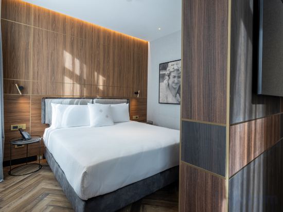Palazzo 4 Fontane 12 Room Type - Premium Junior Suite