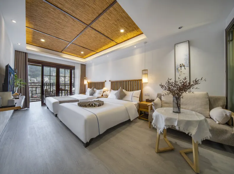 Longqi, Phoenix, waterfront, high end B & B