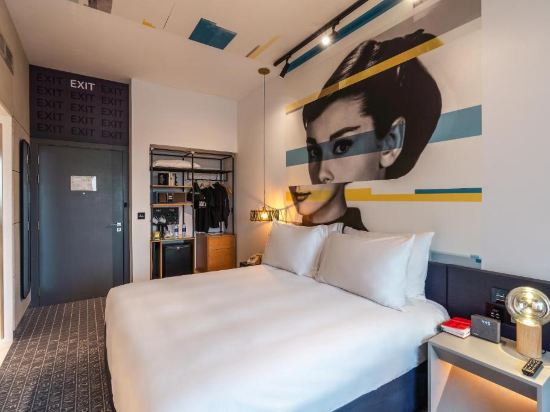 Studio One Hotel Room Type - Room With Dubai View