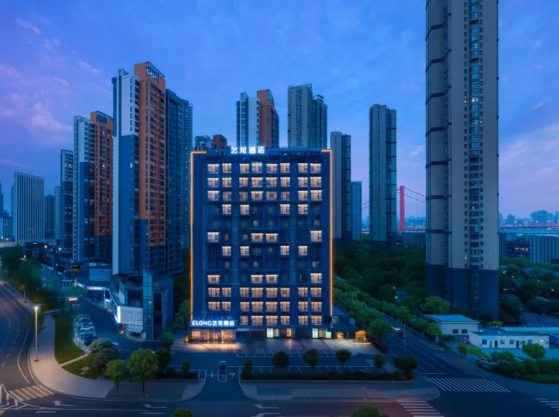 Elong Hotel (Wuhan Hanyang Jiangtan Maying Road Subway Station)