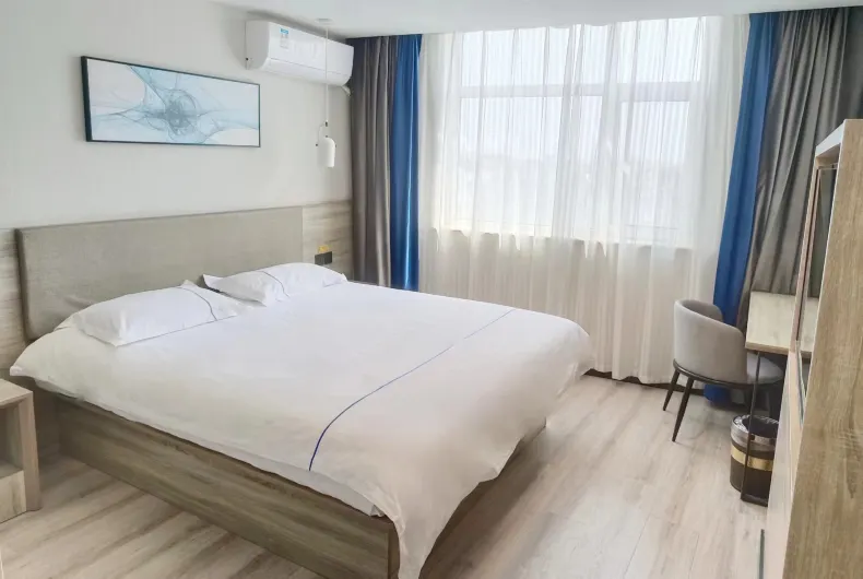 Yijia 365 Chain Hotel (Zhengding Meishan Mall Ancient City Branch)