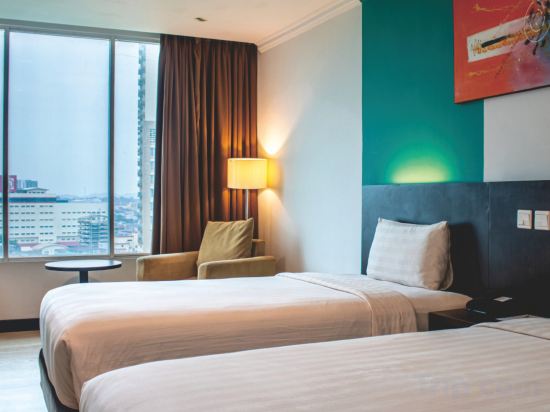 King's Hotel Nagoya Batam Room Type - Deluxe City View Twin Room