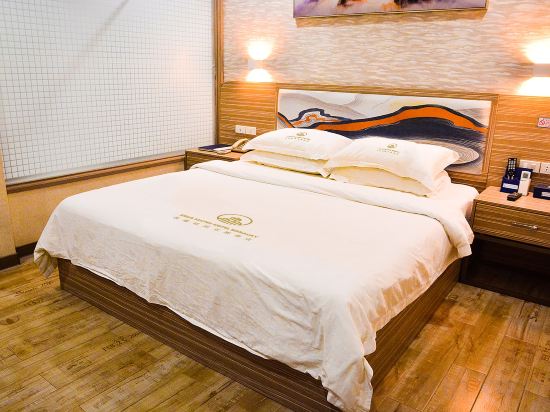 Erus Suites Hotel Boracay Room Type - Deluxe Room