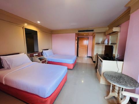 AA Hotel Pattaya Room Type - Superior Twin Room