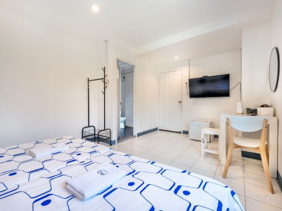 Sloth Hostel Don Mueang Room Type - Superior Twin Room