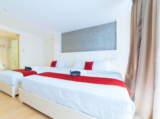Reddoorz Plus @ Hotel Metro Room Type - RedDoorz Family Room