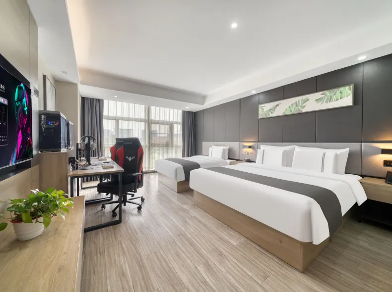 Leishen E-Sports Hotel (Hangzhou Binjiang Baolong Weiye Road Subway Station)