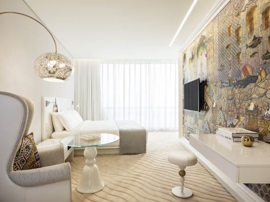 Mondrian Doha Room Type - Voyage, One Bedroom Suite, 1 King