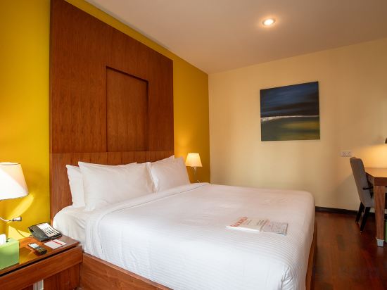 Wyndham Downtown Dubai Room Type - One-Bedroom King Suite with Balcony and Boulevard View