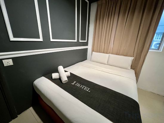 1 Hotel Kuchai Lama Room Type - Deluxe Queen Room No Window