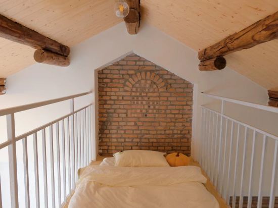 Beijing Light Residential Residence Room Type - Courtyard No.3 Zizai Attic Twin Room Beijing Light Residential Residence Room Type - Courtyard No.3 Zizai Attic Twin Room