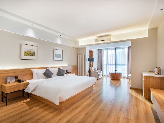 Lianjie Hotel Room Type - Cloud Peak Comfort Double Bed Room