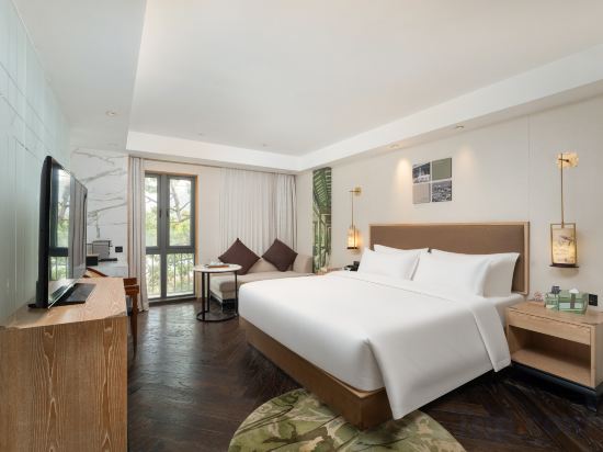 LN Hotel Five Room Type - Executive River View King Room