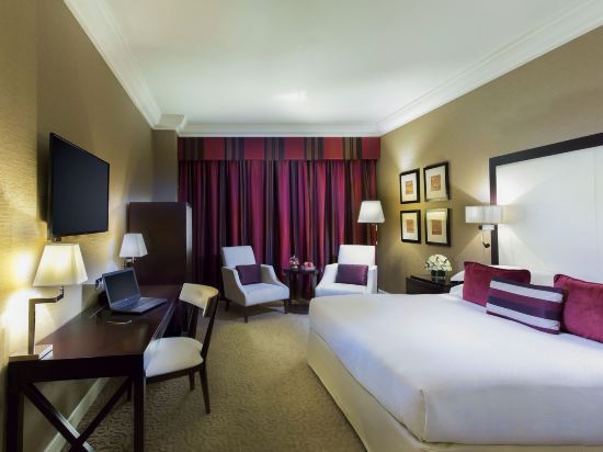  Movenpick Grand Al Bustan Room Type - Executive Suite