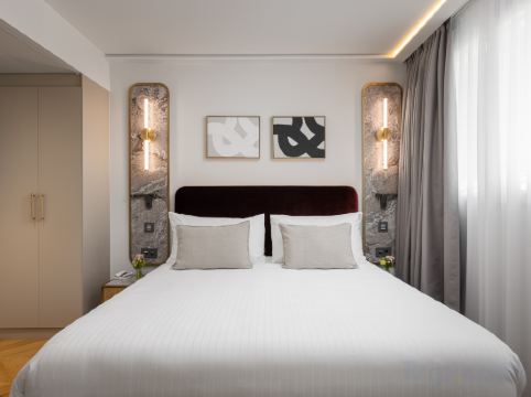 Royal Manotel Room Type - Elite One Bedroom