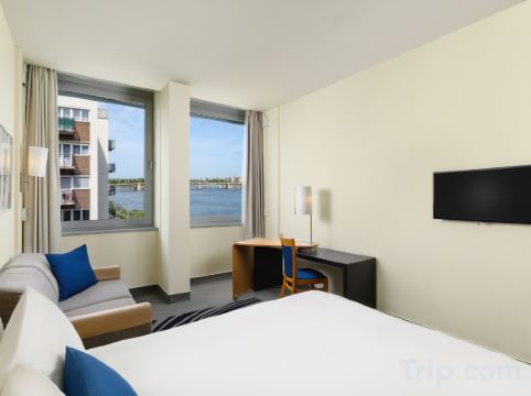 Novotel Budapest Danube Room Type - Executive Room with view to the Margaret Bridge Novotel Budapest Danube Room Type - Executive Room with view to the Margaret Bridge