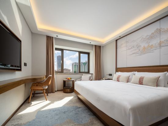 Guangdong Hotel - Tap to explore photos