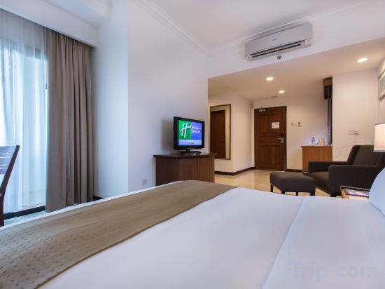 Holiday Inn Resort Batam Room Type - 1 Bedroom Suite 1 Queen