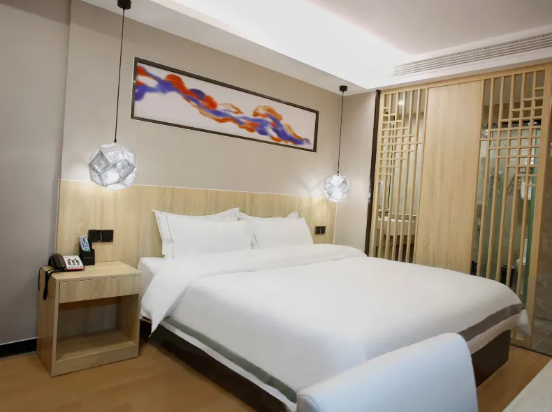 Qingmu Hotel (Nanjing Xinzhuang Metro Station)