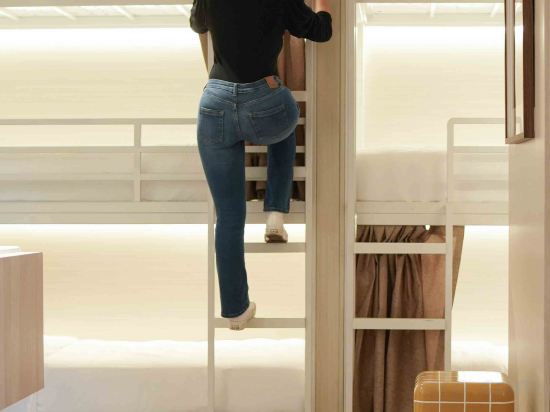 Little Drifter Melbourne Room Type - Private 6 Bed Triple Bunk Ensuite Room