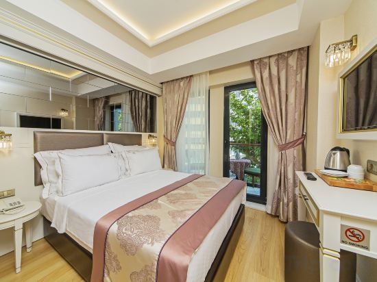 Grand Naki Hotel Room Type - Standard Triple Room