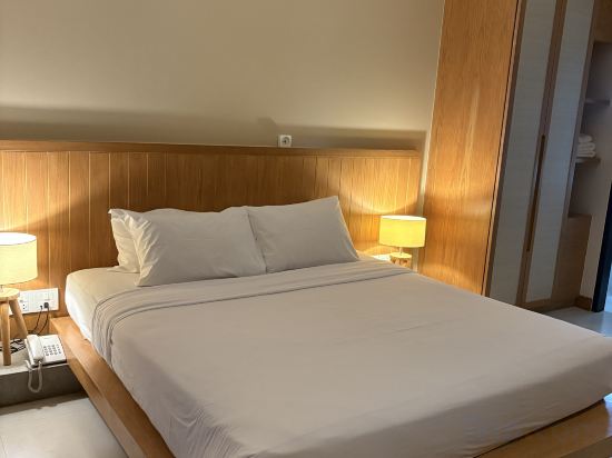 W14 Pattaya Room Type - Superior King Room