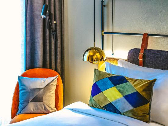 Four Elements Hotel Amsterdam Room Type - Twin Room With View