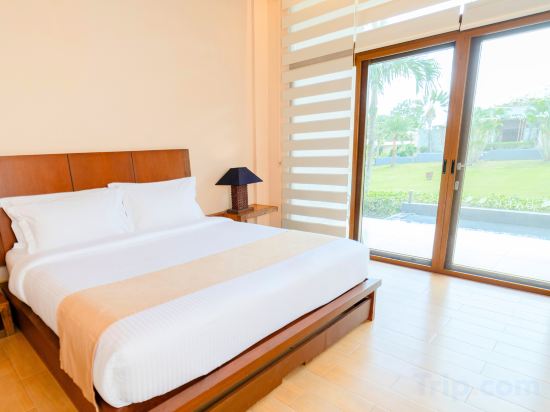 The Park - Silang Room Type - Deluxe Room