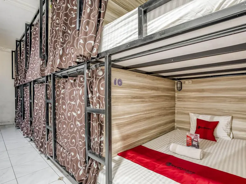 RedDoorz Hostel @ Feliz Noche Cengkareng
