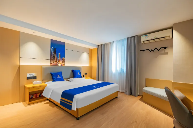 Super 8 Hotel (Wuhou Temple Yiguanmiao Subway Station)