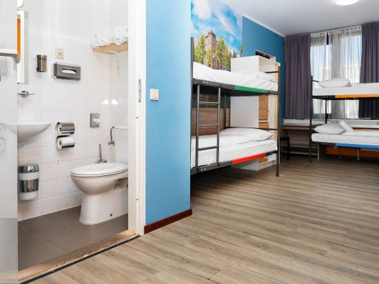 Amsterdam Teleport Hotel Room Type - Budget 10-Person Studio