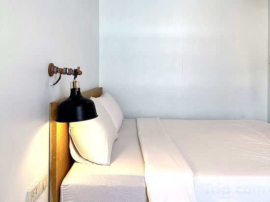 Beige Poshtels Room Type - Standard Double Room with Private Bath Beige Poshtels Room Type - Standard Double Room with Private Bath