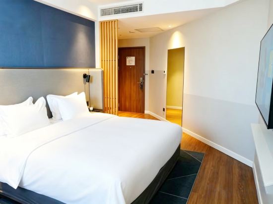 Holiday Inn Express Kunming Panlong by IHG Room Type - Cornucopia Corner Big Bed