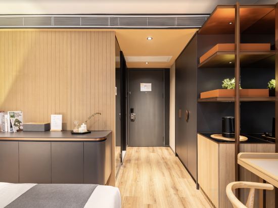 Dash Living on Prat Room Type - Superior Double Room