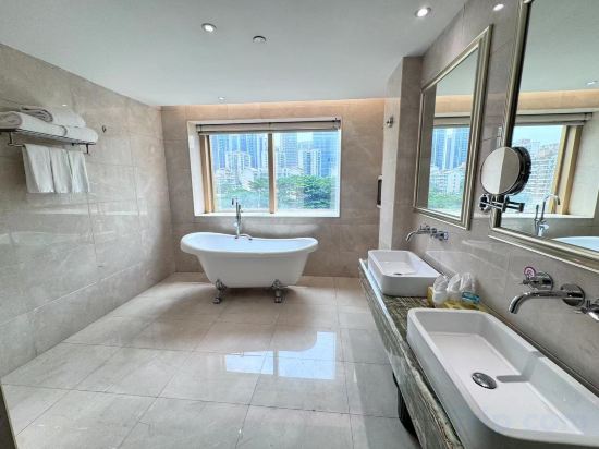 Ramada Shenzhen Baoan - Tap to explore photos