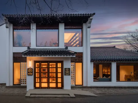 Blossom Hill Changshu Shajiabang Luhua Bay