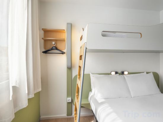 B&B HOTEL Zaragoza Plaza Mozart - Tap to explore photos