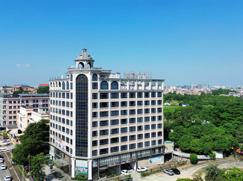 THE IRODELAI HOTEL