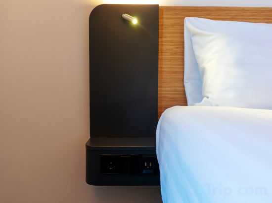 easyHotel Amsterdam Arena Boulevard - Tap to explore photos
