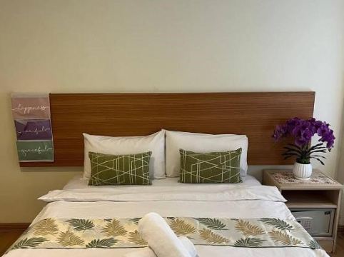 SCC Hotel Room Type - Deluxe Queen Room