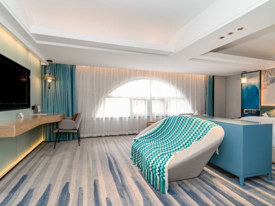 Guangdong Victory Hotel - Free shuttle bus to exhibition center during Canton Fair Room Type - Deluxe Grand King Bed Room Guangdong Victory Hotel - Free shuttle bus to exhibition center during Canton Fair Room Type - Deluxe Grand King Bed Room