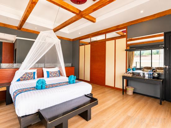 Phi Phi Long Beach Resort & Villa Room Type - Villa with Plunge Pool