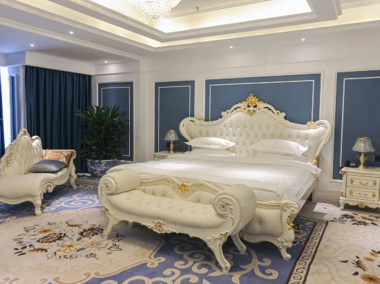 Lakeside Hotel Room Type - Presidential Suite