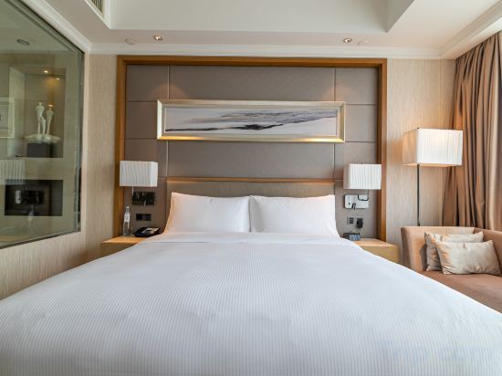 DoubleTree by Hilton Hotel Guangzhou - Tap to explore photos