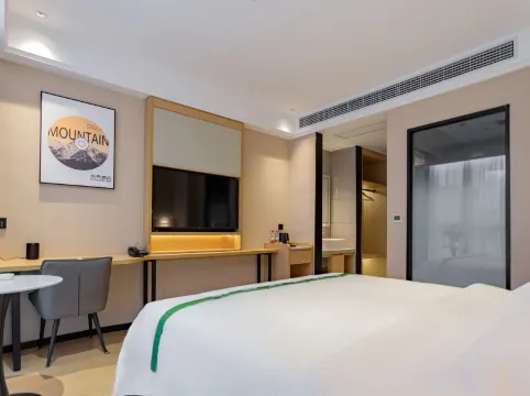 Shell Hotel (Huaibei Normal University Binhu Campus Branch)