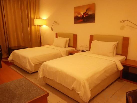 Gloria Swiss Hotel & Apartment Sandakan - Tap to explore photos