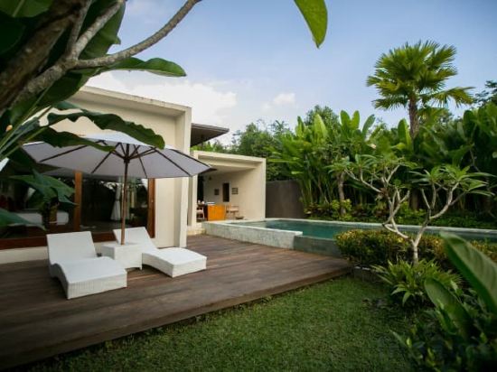 Senetan Villas and Spa Resort - Tap to explore photos