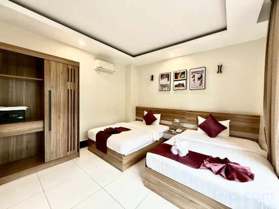 Twin Hotel Room Type - Deluxe Twin Room With Balcony