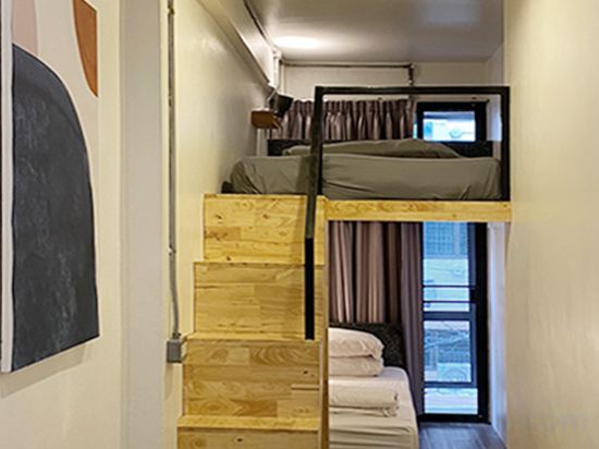 Monomer Hostel Bangkok Room Type - Twin Room with Private Bathroom