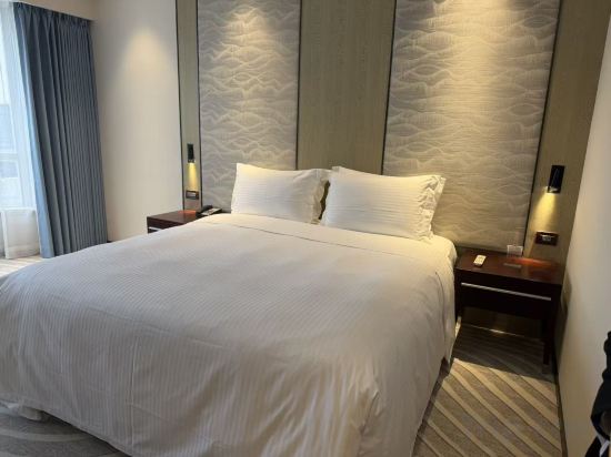 Hotel Fortuna Room Type - Cozy Queen Room